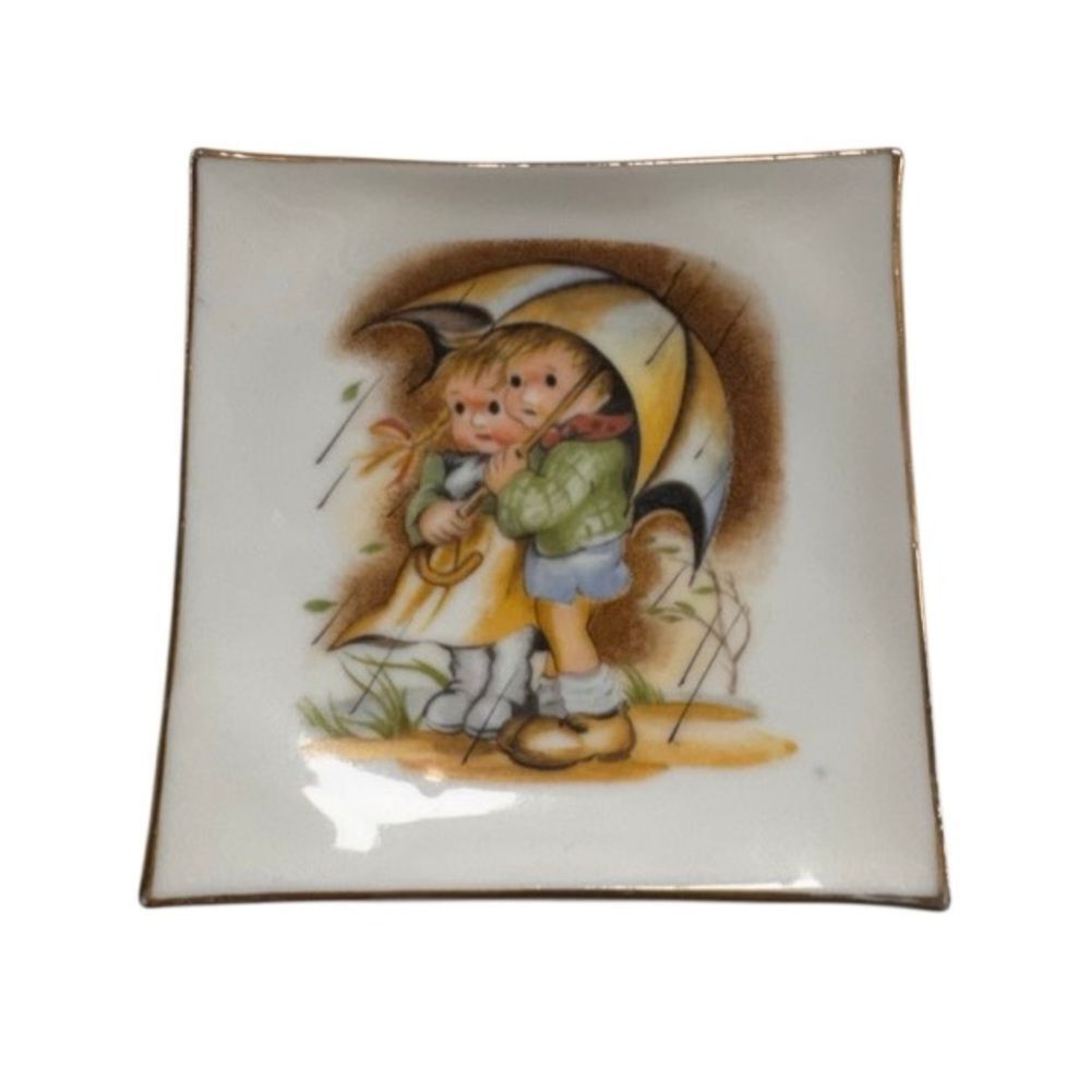 Hummel Vintage Kids Under Umbrella Decorative Wall Hanging 4” x 4”
